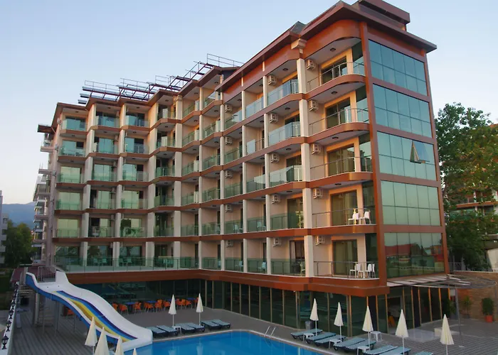 Grand Bayar Beach Hotel